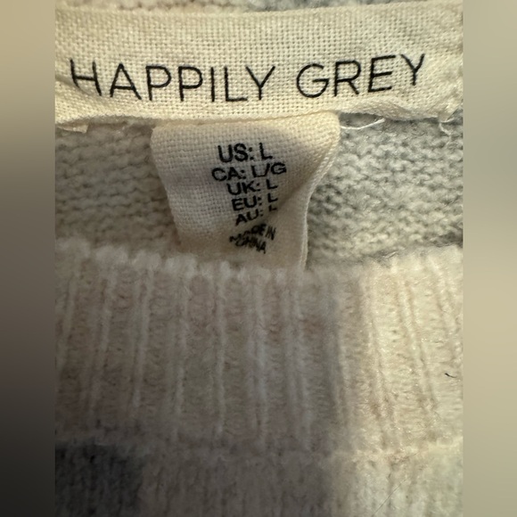 Soft grey sweater - Picture 3 of 3